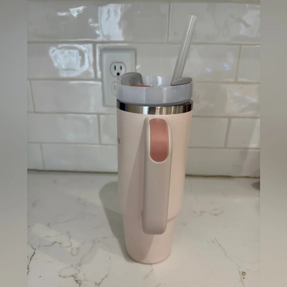 Stanley Blush Pink Travel Mug, 30 oz Flowstate - Picture 2 of 4